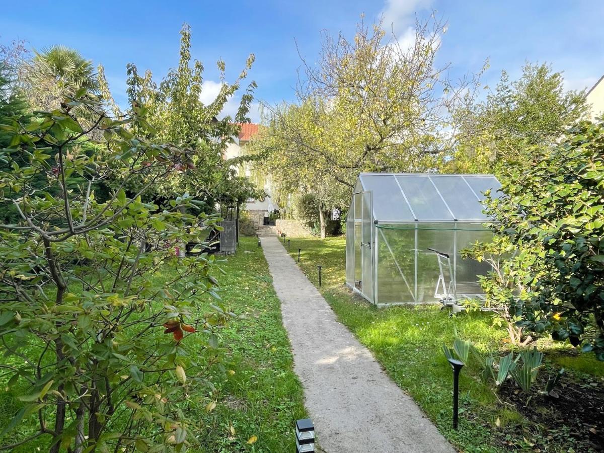 Maisonnette Dans Jardin Partage Bois-Colombes エクステリア 写真
